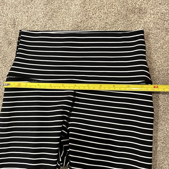 Lululemon wunder under legging - NWOT - size 4 - Picture 2 of 5